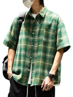 Men's Short Sleeve Button-Down Shirt with Plaid Pattern